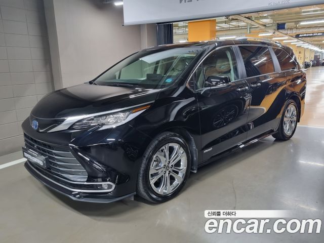 Toyota Sienna 2.5 HYBRID 2WD 2021 года из Кореи