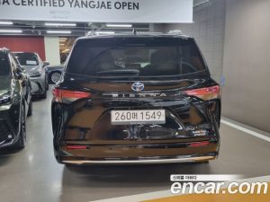 Toyota Sienna 2.5 HYBRID 2WD 2021 года из Южной Кореи