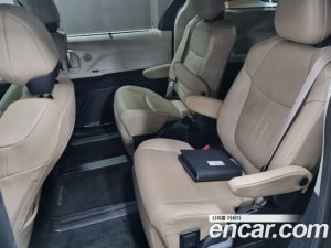 Toyota Sienna 2.5 HYBRID 2WD 2021 года из Южной Кореи