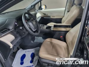 Toyota Sienna 2.5 HYBRID 2WD 2021 года из Южной Кореи