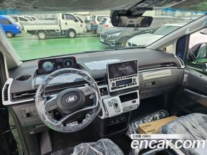 Hyundai Staria 4WD Lounge 7-Seater 2024 года из Южной Кореи