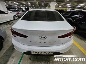 Hyundai AVANTE 1.6 2020 года из Южной Кореи