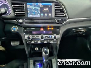 Hyundai AVANTE 1.6 2020 года из Южной Кореи