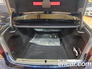 BMW 7-Series 730Ld xDrive Design Pure Excellence 2020 года из Южной Кореи