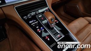 Porsche Panamera 4.0 GTS 2020 года из Южной Кореи