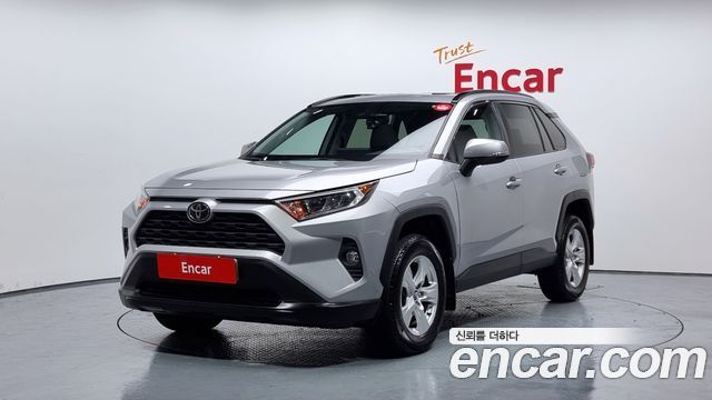 Toyota RAV4 2.5 2WD 2019 года из Кореи