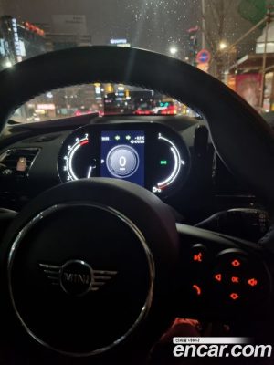 Mini Clubman CLASSIC COMFORT PACK 2021 года из Южной Кореи