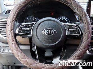 Kia Seltos Бензин 1.6 Turbo 2WD 2020 года из Южной Кореи
