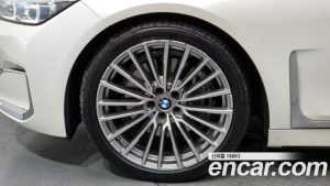 BMW 7-Series 740i Design Pure Excellence 2020 года из Южной Кореи