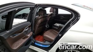 BMW 7-Series 740i Design Pure Excellence 2020 года из Южной Кореи