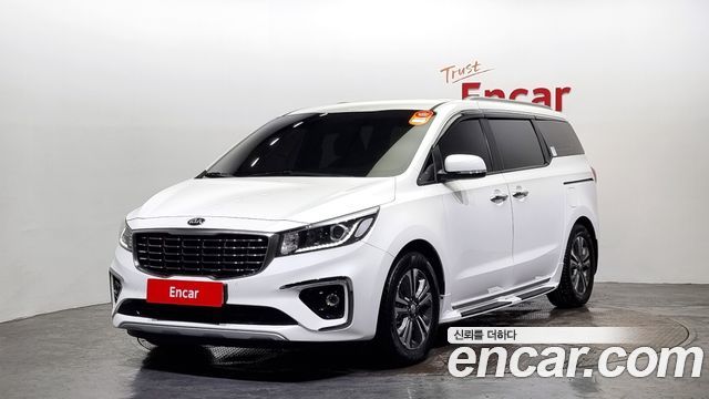 Kia Carnival 9-Seater Luxury 2020 года из Кореи