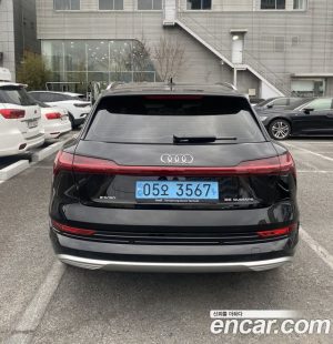 Audi e-tron 55 4WD 2023 года из Южной Кореи