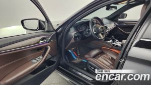 BMW 5-Series 520i M Sport 2020 года из Южной Кореи