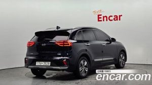 Kia Niro 1.6 HEV 2020 года из Южной Кореи