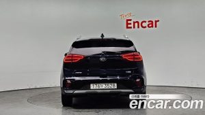 Kia Niro 1.6 HEV 2020 года из Южной Кореи