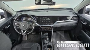 Kia Niro 1.6 HEV 2020 года из Южной Кореи