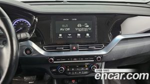 Kia Niro 1.6 HEV 2020 года из Южной Кореи
