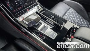 Audi S8 4.0 TFSI 4WD LWB 2020 года из Южной Кореи