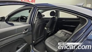 Hyundai AVANTE 1.6 2020 года из Южной Кореи