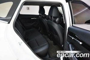 Kia Seltos Бензин 1.6 Turbo 2WD 2022 года из Южной Кореи