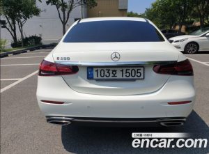 Mercedes-Benz E-Class E250 Avantgarde 2021 года из Южной Кореи