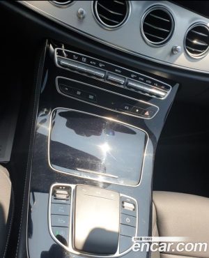 Mercedes-Benz E-Class E250 Avantgarde 2021 года из Южной Кореи