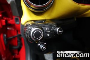 Ferrari 812 6.5 V12 2021 года из Южной Кореи