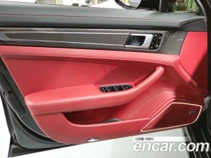 Porsche Panamera 4.0 GTS 2021 года из Южной Кореи