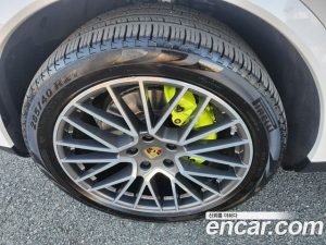 Porsche Cayenne 3.0 E-하이브리드 2020 года из Южной Кореи