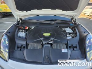 Porsche Cayenne 3.0 E-하이브리드 2020 года из Южной Кореи