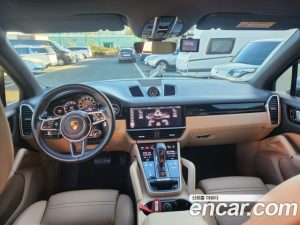 Porsche Cayenne 3.0 E-하이브리드 2020 года из Южной Кореи