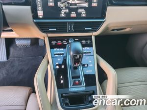 Porsche Cayenne 3.0 E-하이브리드 2020 года из Южной Кореи