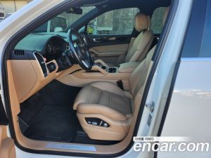 Porsche Cayenne 3.0 E-하이브리드 2020 года из Южной Кореи