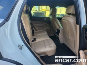 Porsche Cayenne 3.0 E-하이브리드 2020 года из Южной Кореи
