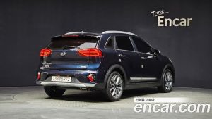 Kia Niro 1.6 HEV 2020 года из Южной Кореи
