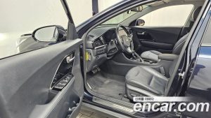 Kia Niro 1.6 HEV 2020 года из Южной Кореи