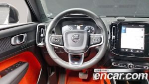 Volvo XC40 T4 R-디자인 2020 года из Южной Кореи