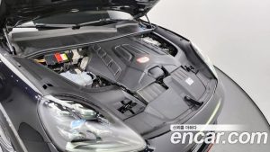 Porsche Cayenne 4.0 Turbo 2020 года из Южной Кореи