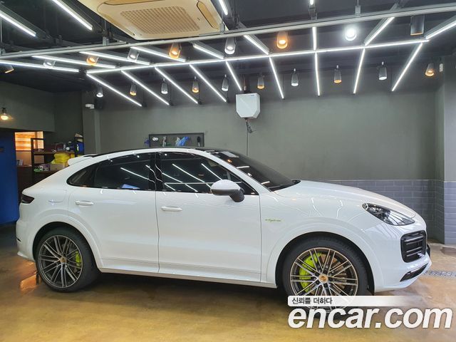 Porsche Cayenne 3.0 E-하이브리드 Coupe 2020 года из Кореи