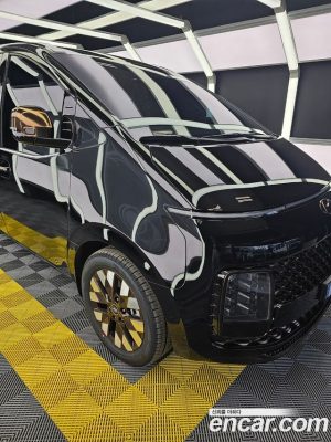 Hyundai Staria 4WD Lounge 7-Seater 2024 года из Южной Кореи