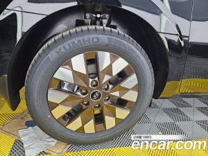 Hyundai Staria 4WD Lounge 7-Seater 2024 года из Южной Кореи