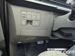 Hyundai Staria 4WD Lounge 7-Seater 2024 года из Южной Кореи