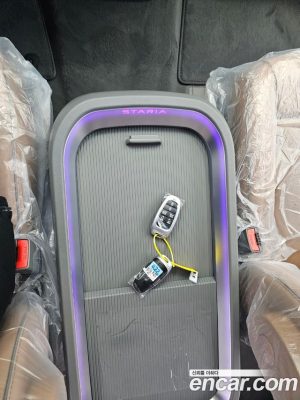 Hyundai Staria 4WD Lounge 7-Seater 2024 года из Южной Кореи