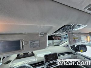 Hyundai Staria 4WD Lounge 7-Seater 2024 года из Южной Кореи