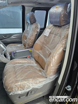 Hyundai Staria 4WD Lounge 7-Seater 2024 года из Южной Кореи