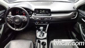 Kia Seltos Бензин 1.6 Turbo 2WD 2020 года из Южной Кореи