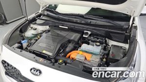 Kia Niro 1.6 HEV 2020 года из Южной Кореи