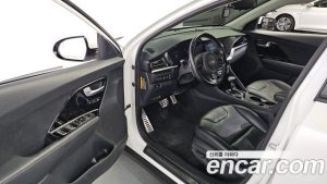 Kia Niro 1.6 HEV 2020 года из Южной Кореи