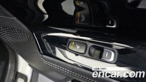 Kia Niro 1.6 HEV 2020 года из Южной Кореи