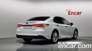 Toyota Camry 2.5 XLE HYBRID 2021 года из Южной Кореи